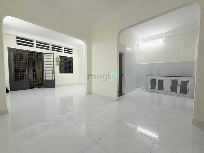 Căn Hộ Cc Phan Văn Trị, Q.bình Thạnh, 63M2 (4.5X13.7M), 2Pn, Gần Emart