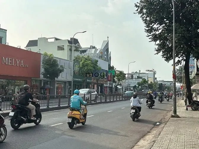 Giảm Mạnh 4 Tỷ Nhà Hẻm 1122 Quang Trung 5 Lầu Ngang 5.8M 90M2 Có