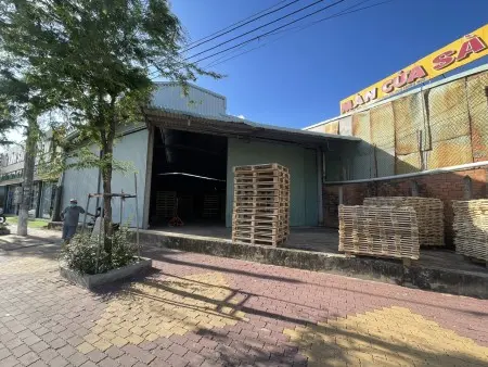 Cho Thuê Mặt Bằng Kinh Doanh Lô Góc Ngã Tư Đường Lớn.