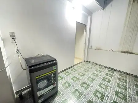 Giá Thuê: 2 Triệu/Tháng Cho Thuê Phòng Ban Công 1/Hà Huy Giáp Ngay Sát Bến Xe Ngã Tư Ga Vị