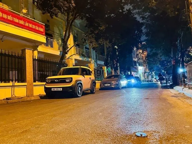 Phố Cầu Giấy – Cầu Giấy – Ô Tô – 141 M2 – 3 Tầng – Mt 8.4 M – 38.3 Tỷ.