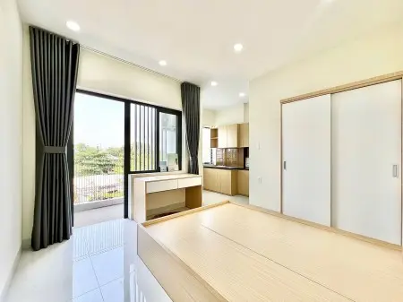 Cho Thuê Phòng Ban Công Cửa Sổ Siêu Lớn Full Nội Thất 30M2 Ngay Sát Đh Văn Lang, Cầu Bình Lợi