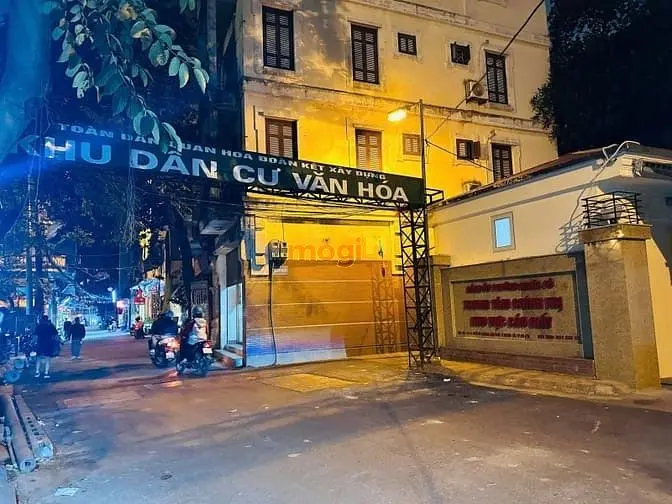 Phố Cầu Giấy – Cầu Giấy – Ô Tô – 141 M2 – 3 Tầng – Mt 8.4 M – 38.3 Tỷ.