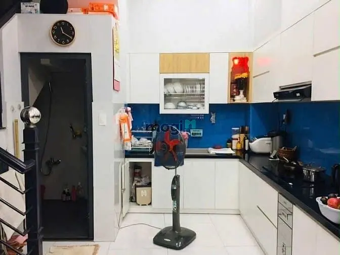 Q3- Khu Vip- Cmt8- 4 Tầng 3Pn Giá Tốt