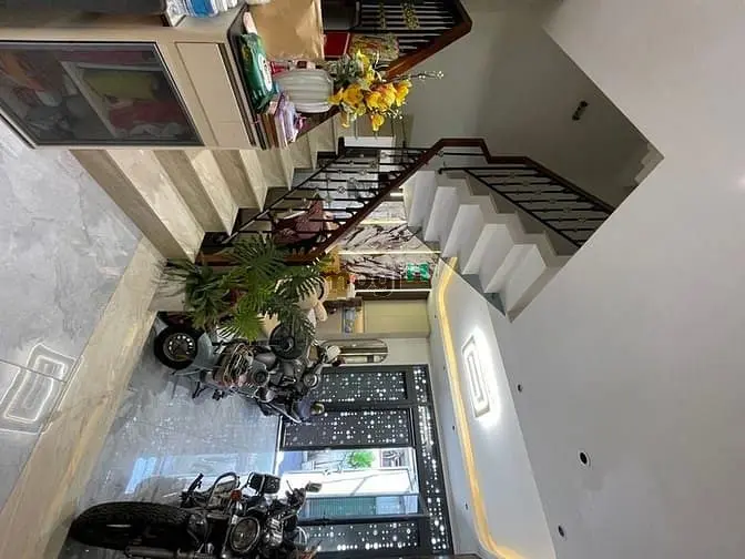 Kết Cấu 1 Trệt 2 Lầu ,Sân Thượng, 4 Pn,5Wc,Pk,Bếp, Sân