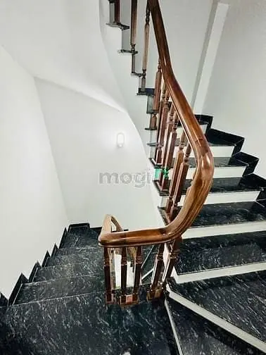 Nhà Đẹp Ngõ Trại Cá, Giá 8.2 Tỷ, 32M2X5T, Ở Luôn, Ảnh Thật