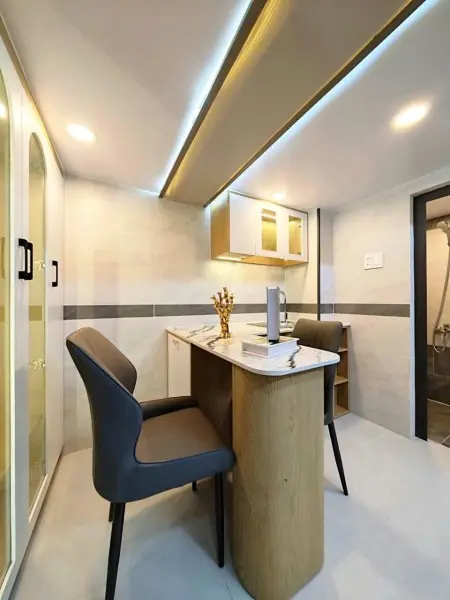 Ở Gia Đình & Người Đi Làm, Công Tác Hay Thực Tập - Dọn Vào Ở Ngay