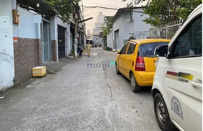 Nhà Xưởng Hẻm Ô Tô 6M Nguyễn Văn Quá, Quận 12, 8X19M, Sổ Hồng, 9 Tỷ