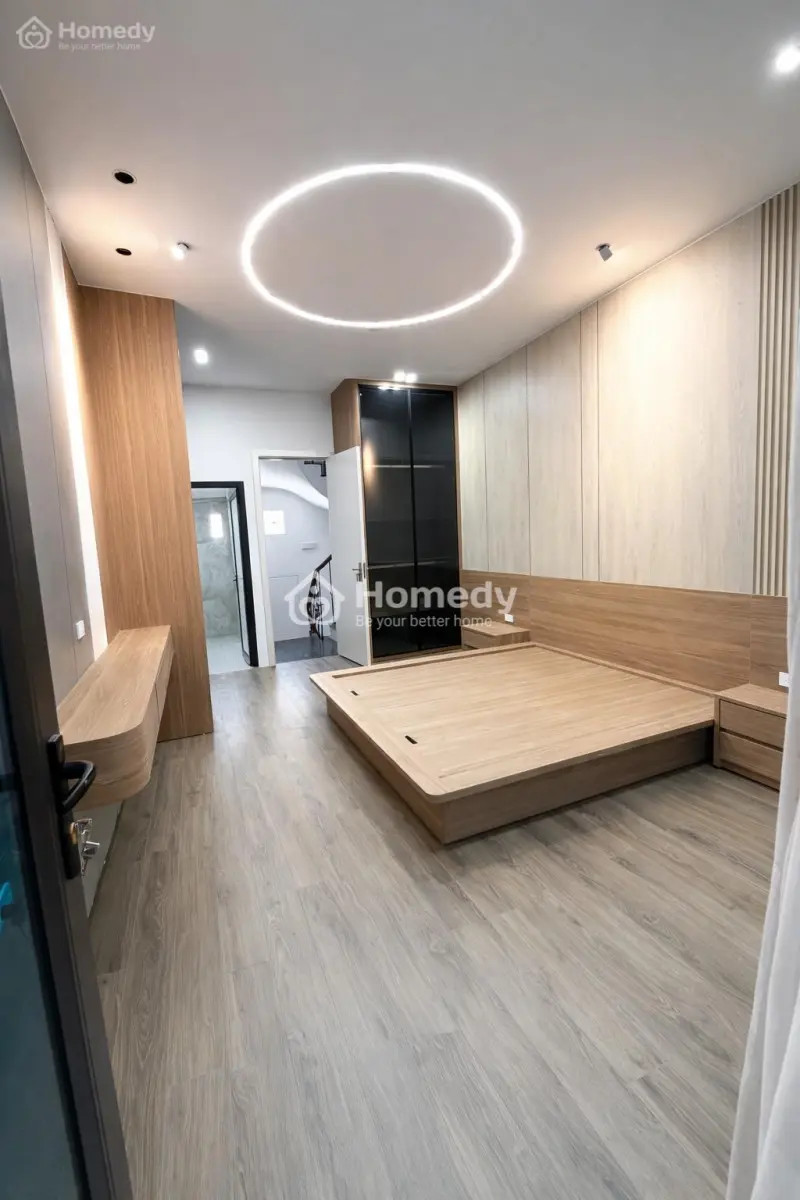 Siêu Phẩm Xuân La - Nhỉnh 10 Tỷ - 33M² - 5 Tầng - Ô Tô Đỗ Cửa - Full Nội Thất