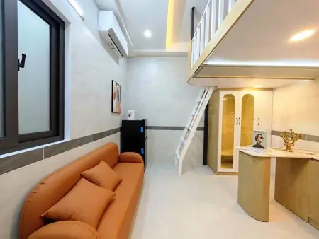 Ở Gia Đình & Người Đi Làm, Công Tác Hay Thực Tập - Dọn Vào Ở Ngay