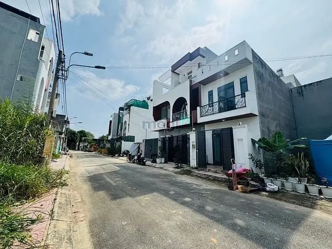 Bán Nhà Mới Đẹp 2 Tầng - Đường Xe Hơi 9M - Long Thuận, P. Long Phước