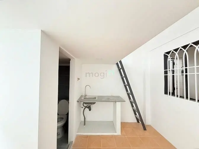 Khai Trương Phòng Mới Xây Cửa Sổ Thoáng Mát Ở Song Hành Gần Huflit