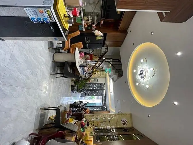 Kết Cấu 1 Trệt 2 Lầu ,Sân Thượng, 4 Pn,5Wc,Pk,Bếp, Sân