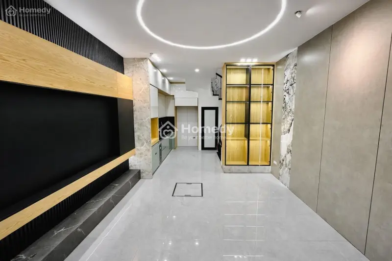 Siêu Phẩm Xuân La - Nhỉnh 10 Tỷ - 33M² - 5 Tầng - Ô Tô Đỗ Cửa - Full Nội Thất