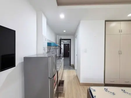 Cho Thuê Chdv Full Nội Thất Ban Công Lớn Nằm Ngay Trung Phú Nhuận Gần Sân Bay Thuận Tiện Qua Q1,3,…