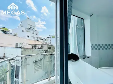 Cho Thuê Studio Ban Công Đón Nắng , Giá Tốt , 30M2 - Đường Thành Thái , Gần Cầu Vượt Ba 3/2 Q10