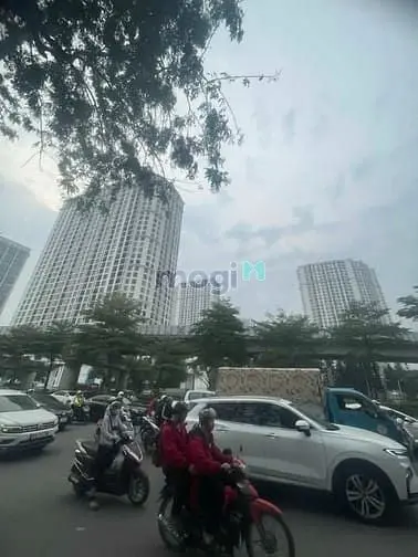 Nhà Đối Diện Royal City, 48.6M2 , 4 Tầng, Mt 4M, 5.5 Tỷ