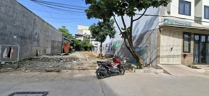 Bán 4 Nền Mặt Tiền Hẻm 32 Võ Văn Hát, Quận 9. - Dt: 100M2 Nàng 5.7M