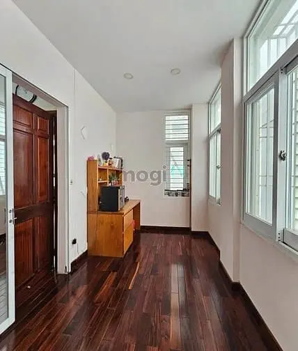 Cho Thuê Bt Thảo Điền, Q2, 1Trệt 2Lầu, Có Thang Máy (12X30M). 125Tr/Th