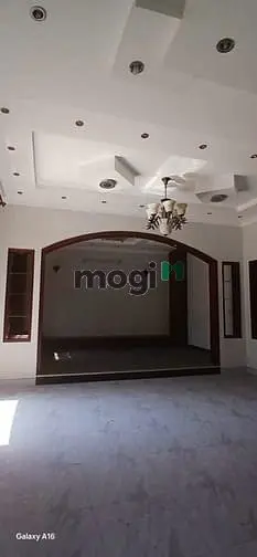 Bán Biệt Thự Sân Vườn Quận 2 Đường Ô Tô Thông Cách Nguyễ Thị Định 150M