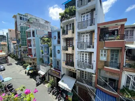 Phòng Cao Cấp, Đầy Đủ Tiện Nghi. Gần Đài Truyền Hình Và Trường Khoa Học Xã Hội & Nhân Văn 200 Mét