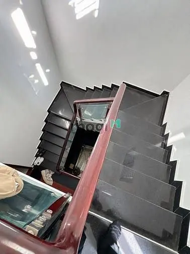 * Diện Tích : (4M X 20.5M) 80.4M2 .Sổ A4 -3 Tầng Btct - Hẻm Xe Hơi