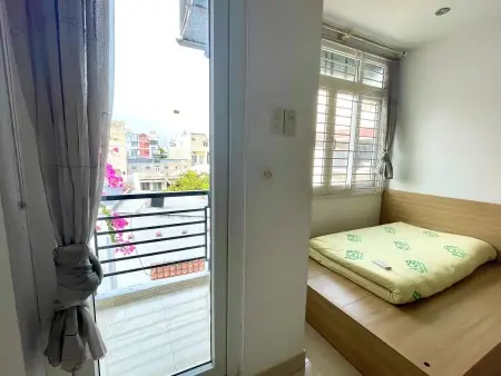 Trống Căn Hộ Thoáng Mát Đủ Nội Thất, Bancol Ở Nguyễn Thiện Thuật, Quận Bình Thạnh, Gần Chợ Bà Chiểu