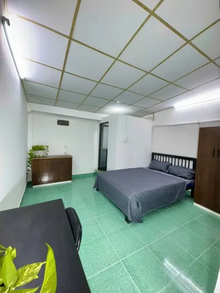 Phòng Ban Công, Cửa Sổ, Sẵn Nội Thất. Ngay Ngã 3 Vạn Kiếp Vs Phan Xích Long