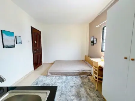 Chdv, Lê Hồng Phong, P12, Q10. 5Tr5/Tháng.22M2, Có Cửa Sổ.