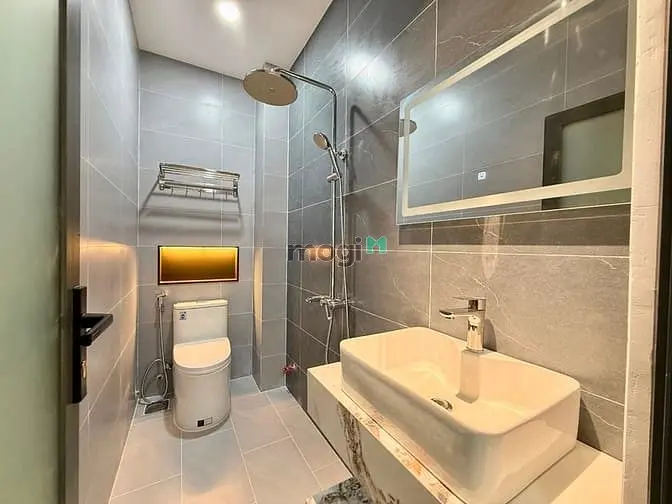 Nhà Bên Trường Học, Đường Thông Xe Hơi, Dt:4X13.5M, Trệt, 2Lầu, 3Pn