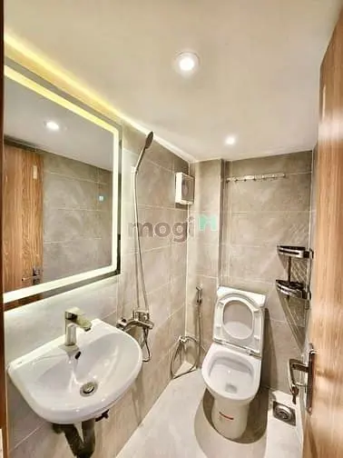 Duplex Ban Công Tại Ngã Tư Hàng Xanh Full Nội Thất