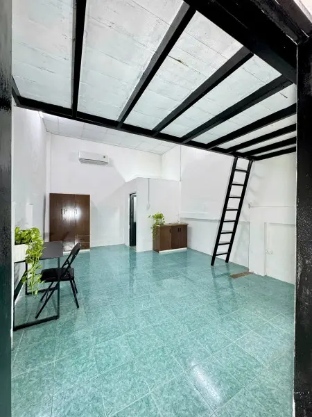 Phòng Ban Công, Cửa Sổ, Sẵn Nội Thất. Ngay Ngã 3 Vạn Kiếp Vs Phan Xích Long