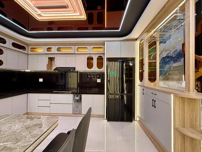 Nhà Shr Đường Tx 25, Dt:4X14M, Lửng, 3Lầu, 4Pn, 6Vs, Gara Ô Tô, P.thờ