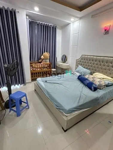 * Diện Tích : (4M X 20.5M) 80.4M2 .Sổ A4 -3 Tầng Btct - Hẻm Xe Hơi