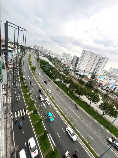 Phòng Ban Công, View Sông, Ngay Cầu Nguyễn Tri Phương. Gần Đh Y Dược, Kinh Tế. Thang Máy, Bảo Vệ 24H