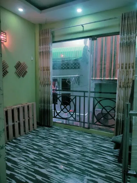 Cho Thuê Nhà Nguyên Căn 3 Tầng – Trung Tâm Quận 1 – Sát Phố Tây Bùi Viện