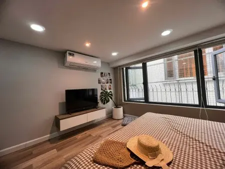 Duplex 1 Phòng Ngủ Gác Cao 1M7 Có Thang Máy Ngay Đường Hoa Mai, Q. Phú Nhuận