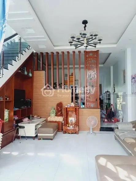 Nhà Kê Ubnd Xã Hưng Long, Bình Chánh -103M2 (5,2X20) 2 Tầng, Nhà Đẹp Kiên Cố - Oto Vào Nhà -Giá3.5T