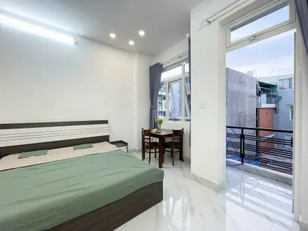 Cho Thuê Chdv - Studio Ban Công Đường Tân Mỹ Q7 - Sát Vách Chợ Tân Mỹ & Bệnh Viện Fv