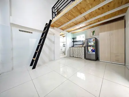 Cho Thuê Căn Gác Thang Máy - Hầm Xe - Bảo Vệ Cực An Ninh Trên Đường Cộng Hoà Cực Thoáng