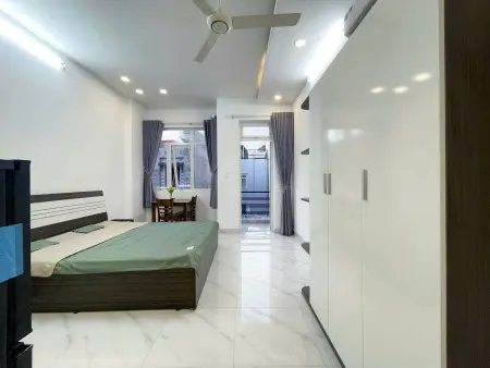 Cho Thuê Chdv - Studio Ban Công Đường Tân Mỹ Q7 - Sát Vách Chợ Tân Mỹ & Bệnh Viện Fv