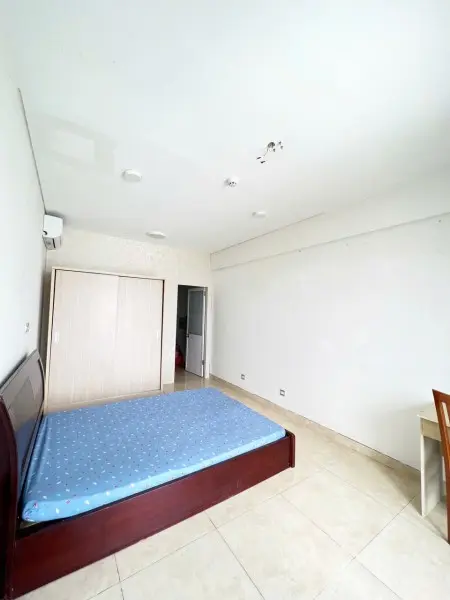 Phòng Có Ban Công Chung Cư Lux Garden 370 Nguyễn Văn Quỳ Q.7 Tiện Đi Lại Q.7, Q.1.