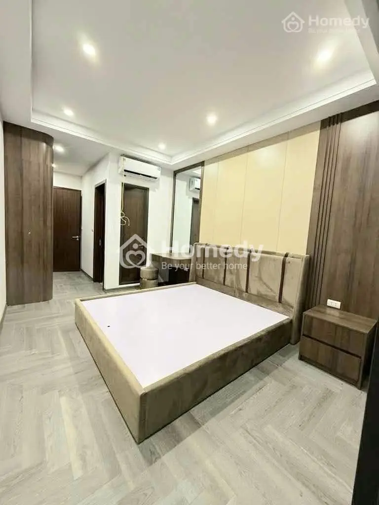 Lê Thanh Nghị 40M / Mặt Tiền 5M/ Ô Tô Đỗ Cửa/ Ngõ Thông Rộng/Kinh Doanh Đỉnh/