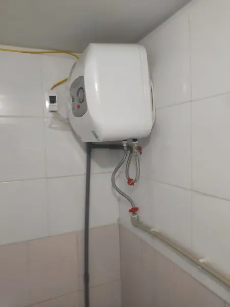 Phòng Trọ 25M2 Đẹp Khép Kín Giá Rẻ, Điện Nước Giá Rẻ. Có Điều Hòa 2 Chiều, Máy Nước Nóng, Lạnh Đủ