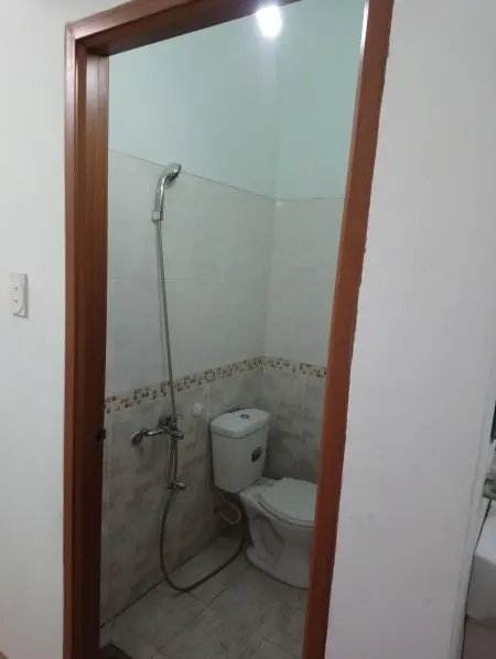 Cho Thuê Phòng 2,4 Triệu/Tháng,Hẻm 330/...Bình Trị Đông, Q.bình Tân