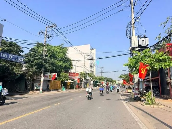 Bán Biệt Thự Hồ Bơi, Sân Vườn - Phường Trường Thọ Thủ Đức Ngang 18M