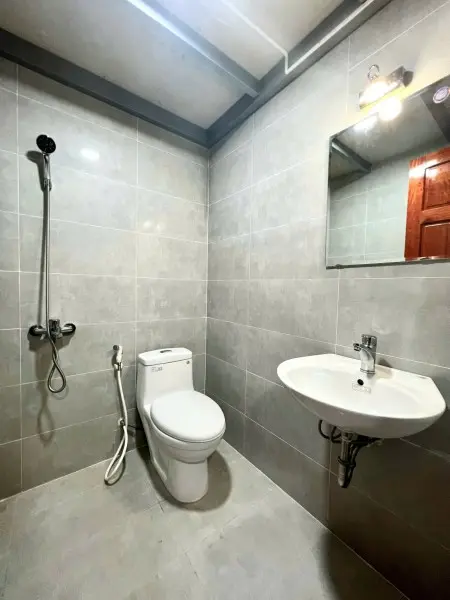 Cho Thuê Phòng Gác Giá Rẻ- Gần Chợ Đầu Mối - Có Nội Thất Cơ Bản - Tô Ngọc Vân