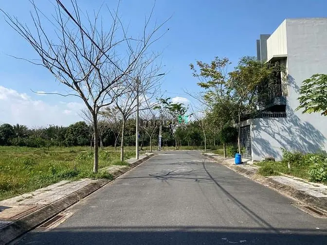 Bán Lô Vạn Phát Hưng Đường Trường Lưu, P. Long Trường, Q9 - Dt 83.4M2