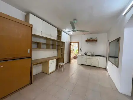 Cho Thuê Căn Hộ Tập Thể Tầng 5 Mặt Đường Trần Khát Chân, Hai Bà Trưng, Hà Nội