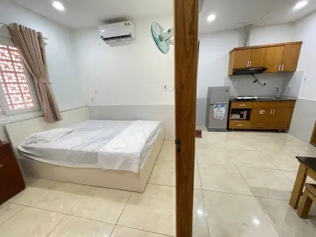 Căn Hộ Studio Tách Bếp – Full Nội Thất, Cửa Sổ Thoáng Mát Ngay Trung Tâm Quận 4!